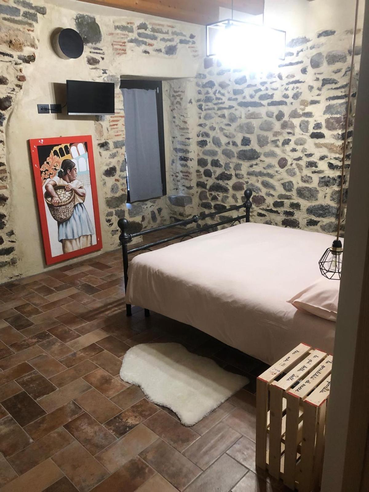 Bed and Breakfast La Torre A Colori Esine Экстерьер фото